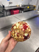 Load image into Gallery viewer, THREE COOKIE BOX - thesavvybaker